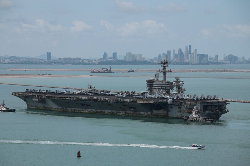 USS Abraham Lincoln bersandar di Pelabuhan Laem Chabang di Provinsi Chonburi, Thailand, Rabu (2/9/2026). (REUTERS/Chalinee Thirasupa)