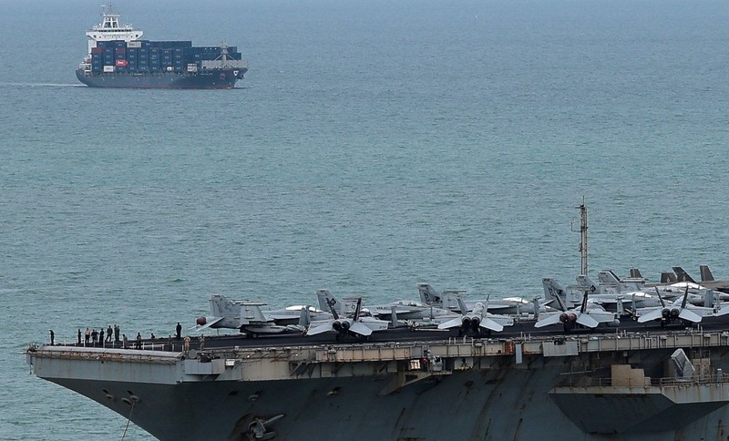 USS Abraham Lincoln bersandar di Pelabuhan Laem Chabang di Provinsi Chonburi, Thailand, Rabu (2/9/2026). (REUTERS/Chalinee Thirasupa)