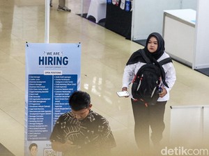 Ijazah Tak Boleh Ditahan Perusahaan, Lulusan Wajib Cek UU Ketenagakerjaan Baru