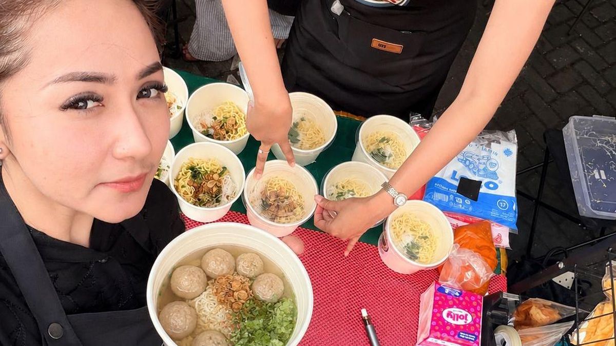 Bhella Cristy Jajal Bisnis Kuliner, Buka Usaha Bakso Olahan Sendiri