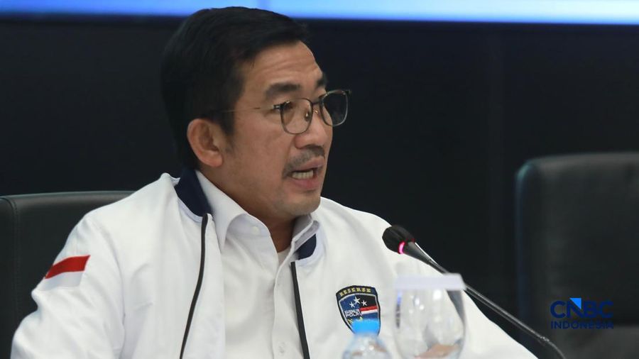 Direktur Tindak Pidana Siber (Dirtipidsiber) Bareskrim Polri Brigjen Pol Adex Yudiswan dalam keterangan pers terkait Tindak Pidana Perjudian Daring di Gedung Awaloedin Djamin Bareskrim Polri, kamis, (3/9/2026). (CNBC Indonesia/Muhammad Sabki)
