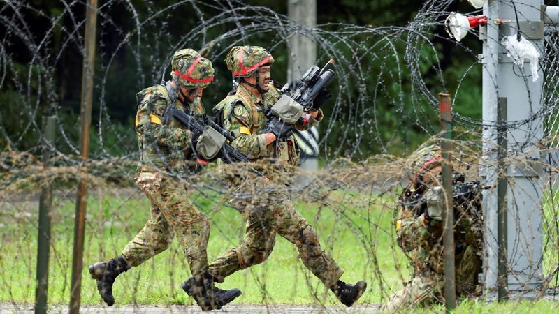 Latihan lapangan bilateral Jepang-Prancis