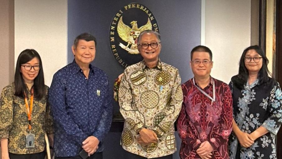Menteri Pekerjaan Umum Dody Hanggodo menerima kunjungan Hashim Djojohadikusumo untuk berdiskusi mengenai arah pembangunan infrastruktur yang semakin produktif, inklusif, dan berkelanjutan di Kantor Kementerian PU, Jakarta. (Instagram/kementerianpu)