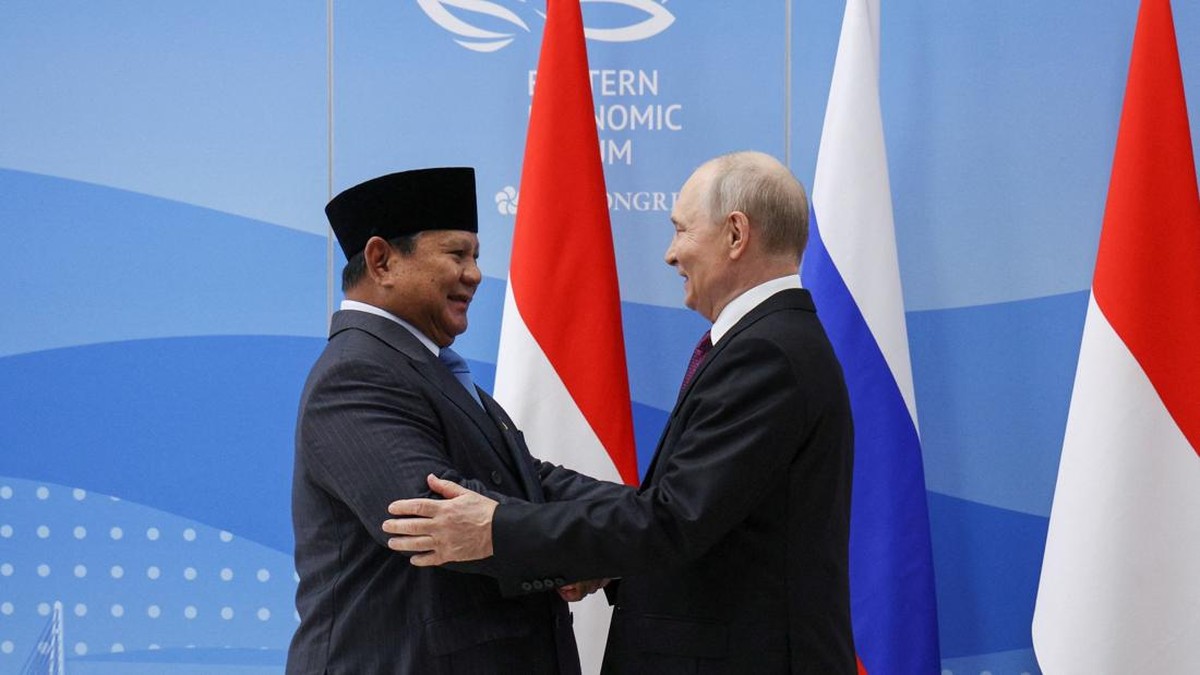 Putin Tawarkan Kapal Pengolahan Ikan Canggih 120 Meter kepada Prabowo