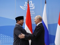 Presiden Rusia Putin dan Presiden Indonesia Subianto bertemu di Vladivostok. Rusia, Kamis (3/9/2026). (Pool via REUTERS)