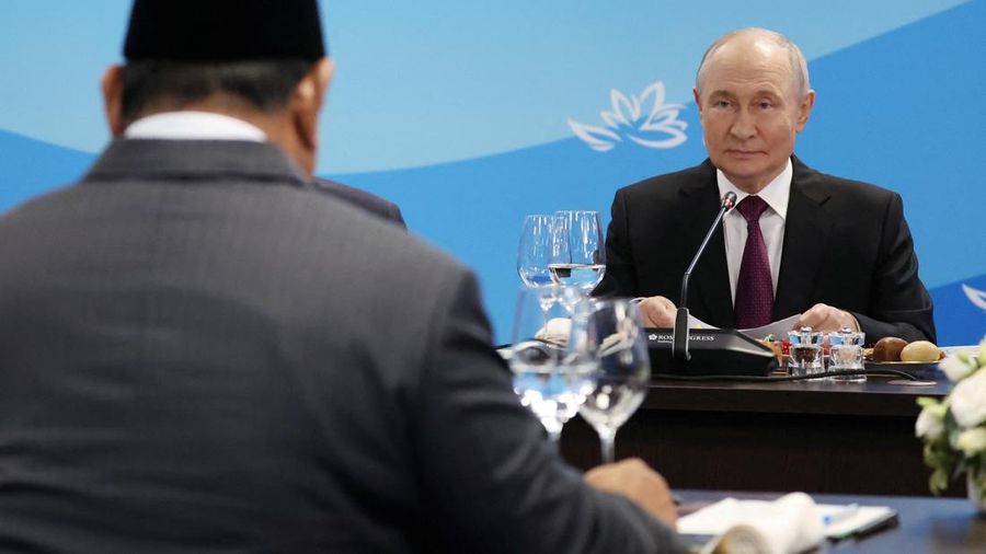 Presiden Rusia Putin dan Presiden Indonesia Subianto bertemu di Vladivostok. Rusia, Kamis (3/9/2026). (Pool via REUTERS)