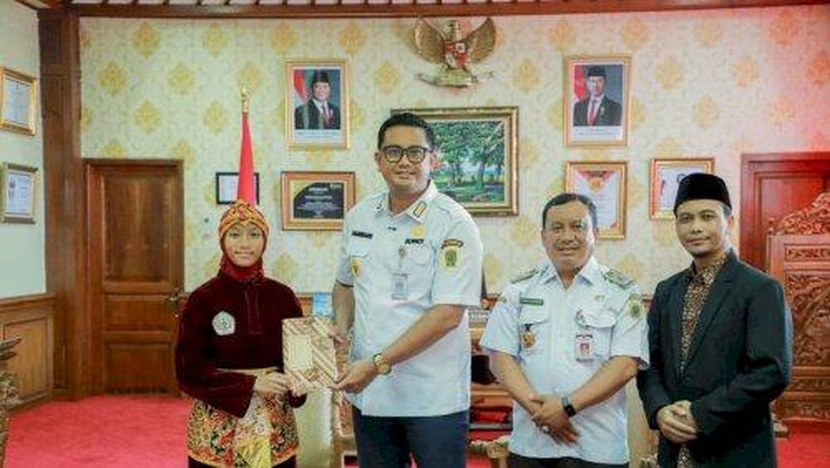 Rebut Medali Emas, Pesilat Putri Klaten Dapat Apresiasi Bupati