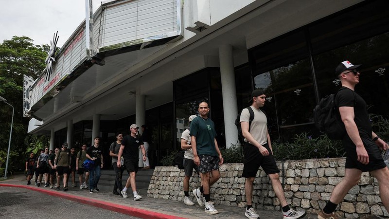 Anggota militer AS tiba di Hard Rock Hotel Pattaya untuk upacara penyambutan di Pattaya, Thailand, Rabu (2/9/2026). (REUTERS/Chalinee Thirasupa)