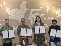 Deputi Bidang Koordinasi Kerja Sama Ekonomi dan Investasi Edi Prio Pambudi dalam konferensi pers di Jakarta, Jumat (4/9/2026). (CNBC Indonesia/Chandra Dwi Pranata)