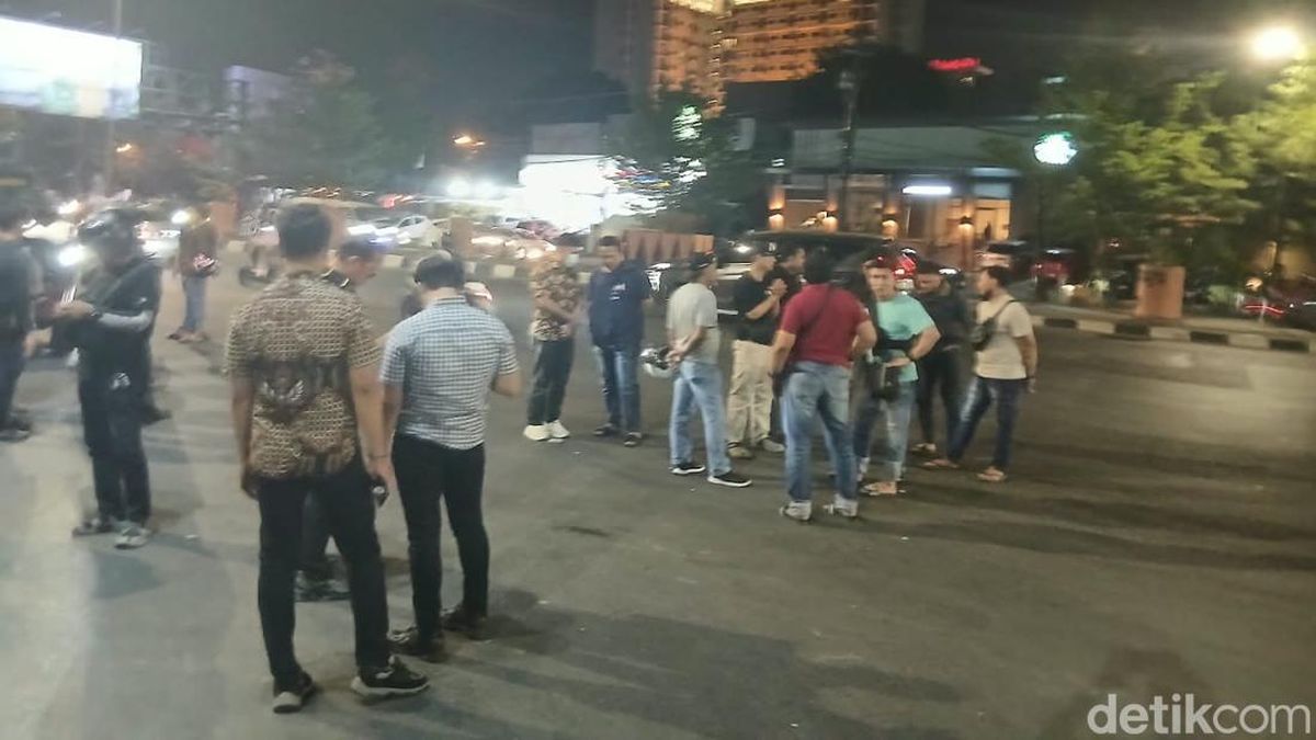 Demo di Jalan AP Pettarani Makassar Ricuh, Pendemo Ribut dengan Warga