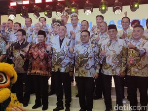 KSP Dudung Buka Munas PSMTI, Menag Nasaruddin Pimpin Doa