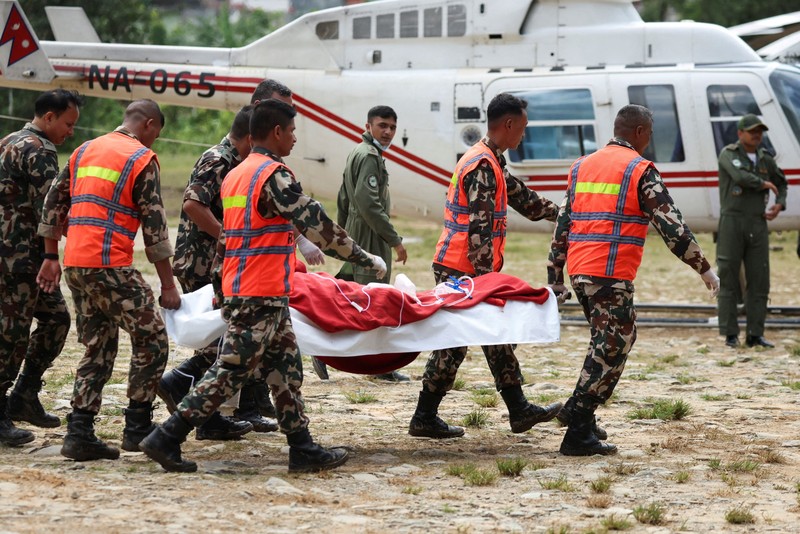 Operasi penyelamatan sedang berlangsung di Nepal menyusul banjir bandang dan tanah longsor di Nuwakot, Nepal, Jumat (4/9/2026). (REUTERS/Athit Perawongmetha)