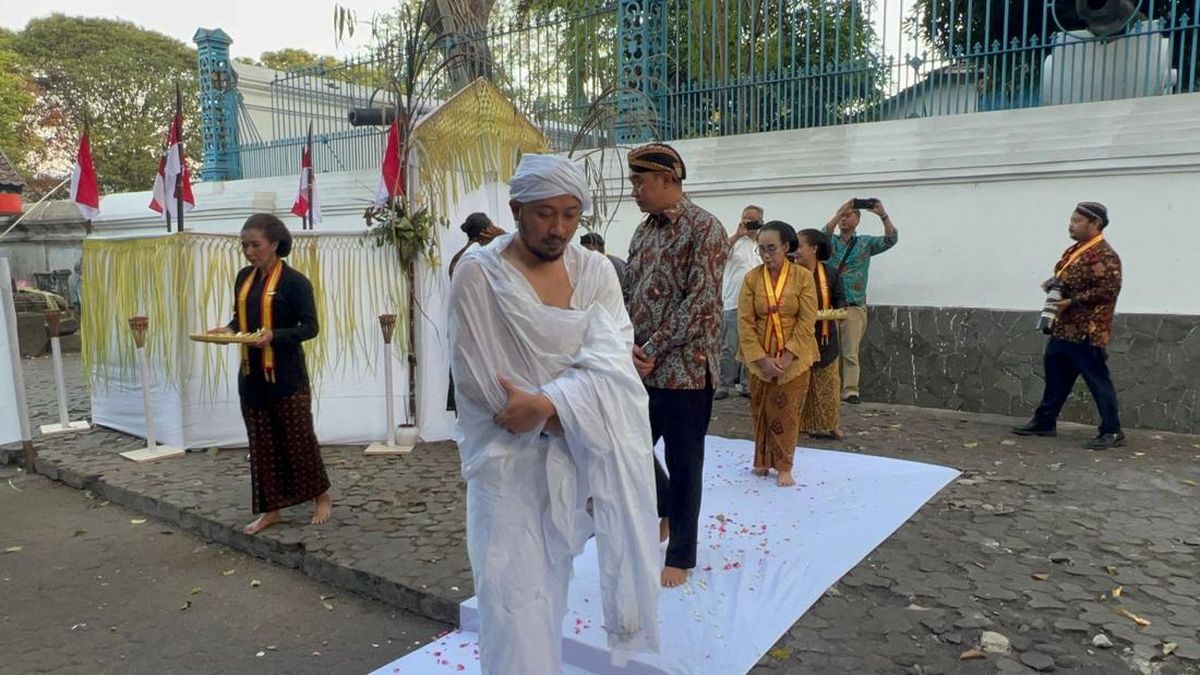 Jelang Jumenengan, Paku Buwono XIV Mangkubumi Diruwat Dalang Tengkleng