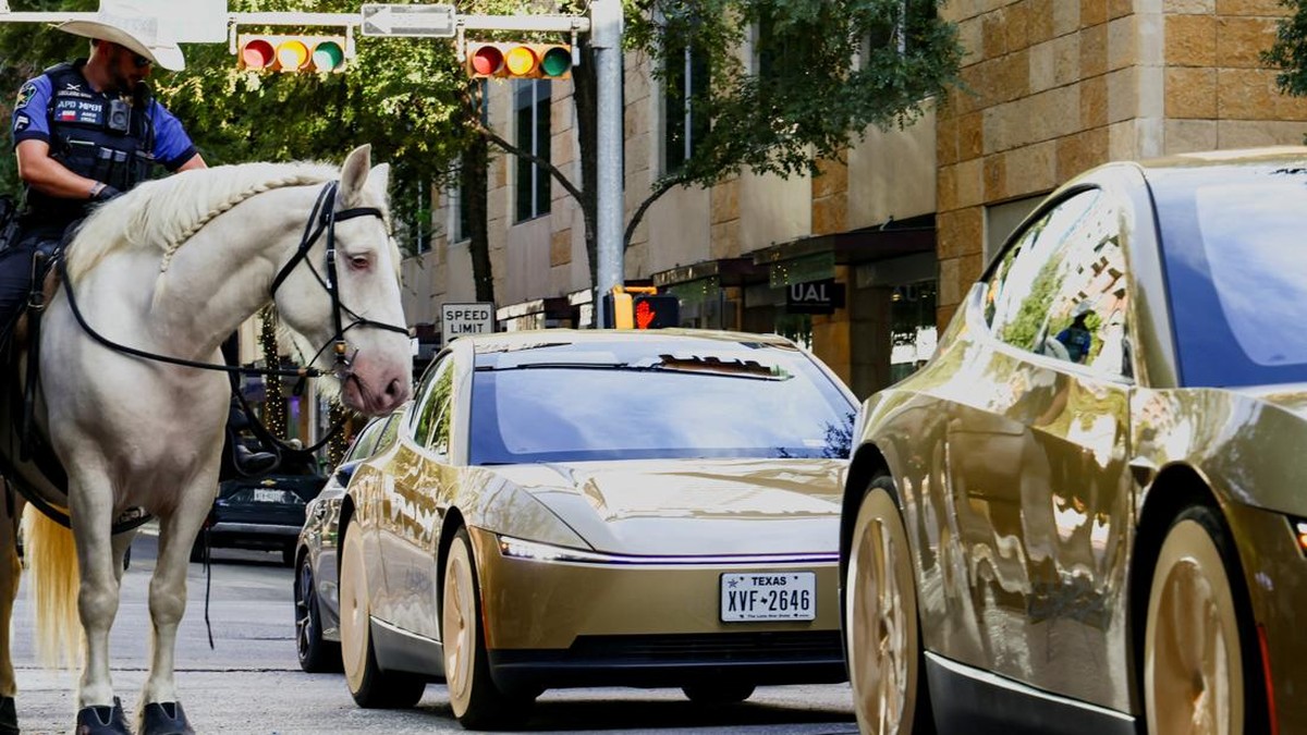 Tesla Luncurkan Robotaxi Cybercab Tanpa Setir di AS, Ini Penampakannya