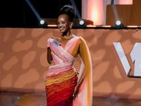 Penampilan Miss World Uganda Elle Muhoza mencuri perhatian lewat gaun yang dikenakannya dalam rangkaian kompetisi Miss World di Vietnam. (Instagram/missworld)