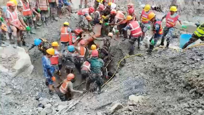 Operasi penyelamatan sedang berlangsung di Nepal menyusul banjir bandang dan tanah longsor di Nuwakot, Nepal, Jumat (4/9/2026). (REUTERS/Athit Perawongmetha)