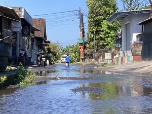 Drainase Bocor, Jalan Desa Kampung Gelgel Klungkung Tergenang Air