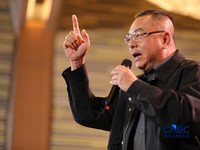 Anggota Komisi XI DPR RI, Harris Turino saat menyampaikan pemaparan dalam Lampung Financial Festival di Hotel Novotel, Bandar Lampung, Sabtu (5/9/2026). (CNBC Indonesia/Tri Susilo)