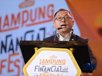 Anggota Komisi XI DPRI, Marwan Cik Asan saat menyampaikan pemaparan dalam Lampung Financial Festival di Hotel Novotel, Bandar Lampung, Sabtu (5/9/2026). (CNBC Indonesia/Tri Susilo)