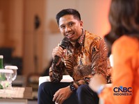 Chief Marketing Officer Raja Emas Indonesia, M. Rahmat saat menyampaikan pemaparan dalam Lampung Financial Festival di Hotel Novotel, Bandar Lampung, Sabtu (5/9/2026). (CNBC Indonesia/Tri Susilo)