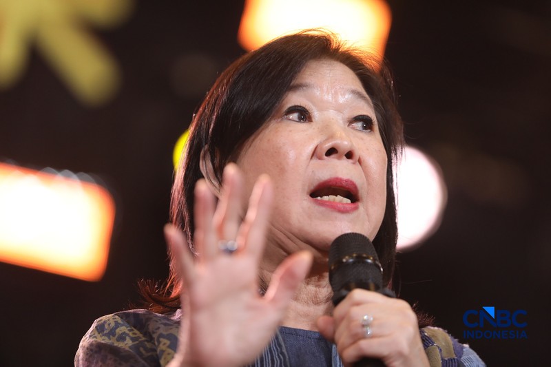 Deputi Gubernur Bank Indonesia, Filianingsih Hendartasaat menyampaikan pemaparan dalam Lampung Financial Festival di Hotel Novotel, Bandar Lampung, Sabtu (5/9/2026). (CNBC Indonesia/Tri Susilo)