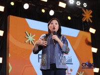 Deputi Gubernur Bank Indonesia, Filianingsih Hendartasaat menyampaikan pemaparan dalam Lampung Financial Festival di Hotel Novotel, Bandar Lampung, Sabtu (5/9/2026). (CNBC Indonesia/Tri Susilo)