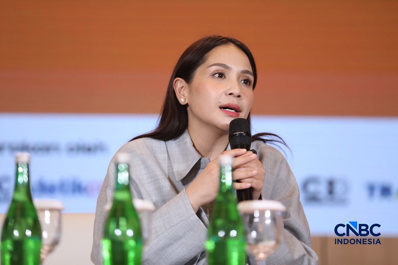 Utusan Khusus Presiden Bidang Pembinaan Generasi Muda dan Pekerja Seni, Raffi Ahmad dan Direktur Utama dan Co Founder RANS Entertainment, Nagita Slavina saat menghadiri Lampung Financial Festival di Hotel Novotel, Bandar Lampung, Sabtu (5/9/2026). (CNBC Indonesia/Tri Susilo)