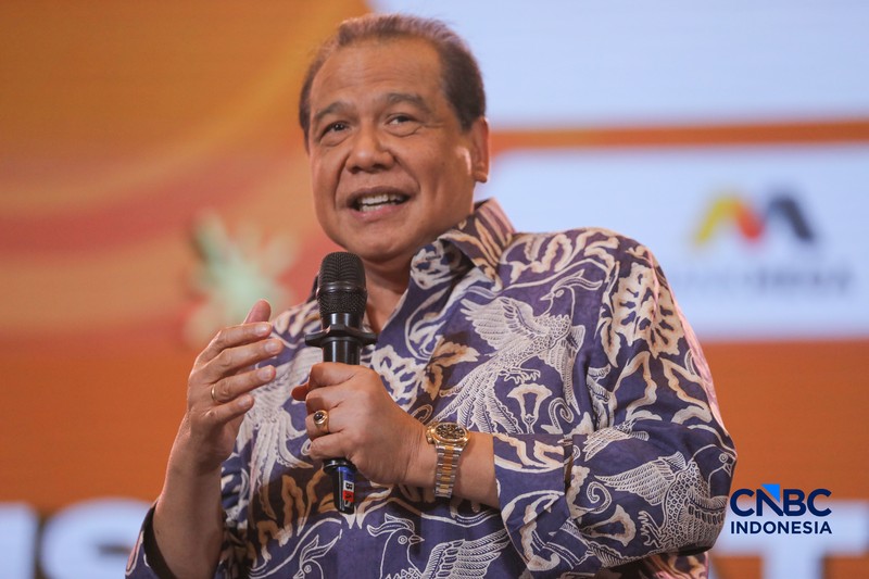Founder &amp; Chairman CT Corp, Chairul Tanjung saat menyampaikan pemaparan dalam Lampung Financial Festival di Hotel Novotel, Bandar Lampung, Sabtu (5/9/2026). (CNBC Indonesia/Tri Susilo)