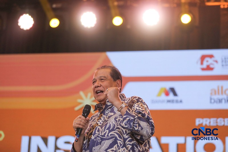 Founder &amp; Chairman CT Corp, Chairul Tanjung saat menyampaikan pemaparan dalam Lampung Financial Festival di Hotel Novotel, Bandar Lampung, Sabtu (5/9/2026). (CNBC Indonesia/Tri Susilo)