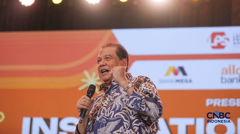 Founder & Chairman CT Corp, Chairul Tanjung saat menyampaikan pemaparan dalam Lampung Financial Festival di Hotel Novotel, Bandar Lampung, Sabtu (5/9/2026).