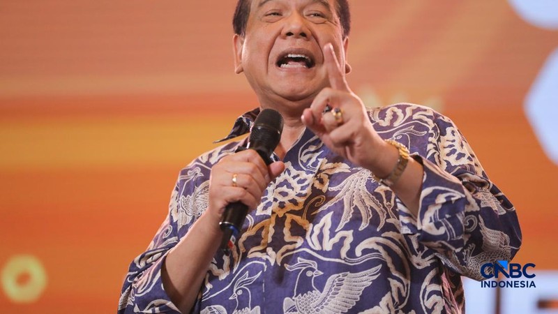 Founder & Chairman CT Corp, Chairul Tanjung saat menyampaikan pemaparan dalam Lampung Financial Festival di Hotel Novotel, Bandar Lampung, Sabtu (5/9/2026).