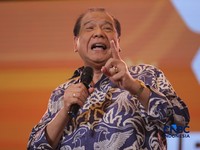 Founder & Chairman CT Corp, Chairul Tanjung saat menyampaikan pemaparan dalam Lampung Financial Festival di Hotel Novotel, Bandar Lampung, Sabtu (5/9/2026). (CNBC Indonesia/Tri Susilo)