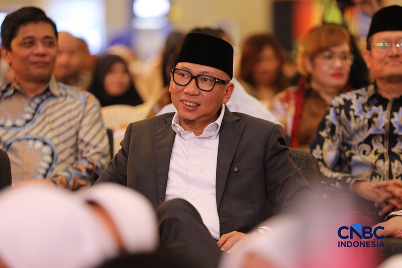 Gubernur Lampung, Rahmat Mirzani Djausal saat menyampaikan pemaparan dalam Lampung Financial Festival di Hotel Novotel, Bandar Lampung, Sabtu (5/9/2026). (CNBC Indonesia/Tri Susilo)