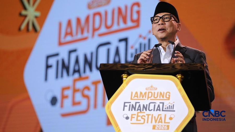 Gubernur Lampung, Rahmat Mirzani Djausal saat menyampaikan pemaparan dalam Lampung Financial Festival di Hotel Novotel, Bandar Lampung, Sabtu (5/9/2026).