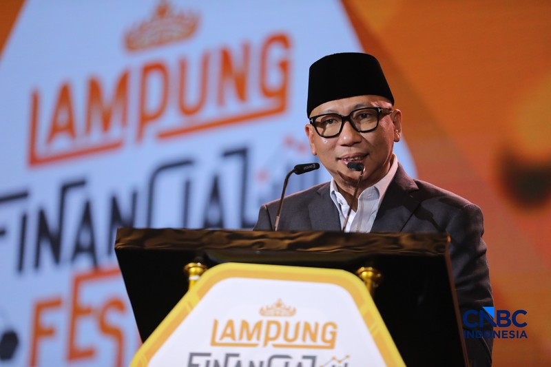 Gubernur Lampung, Rahmat Mirzani Djausal saat menyampaikan pemaparan dalam Lampung Financial Festival di Hotel Novotel, Bandar Lampung, Sabtu (5/9/2026). (CNBC Indonesia/Tri Susilo)