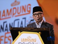 Gubernur Lampung, Rahmat Mirzani Djausal saat menyampaikan pemaparan dalam Lampung Financial Festival di Hotel Novotel, Bandar Lampung, Sabtu (5/9/2026). (CNBC Indonesia/Tri Susilo)