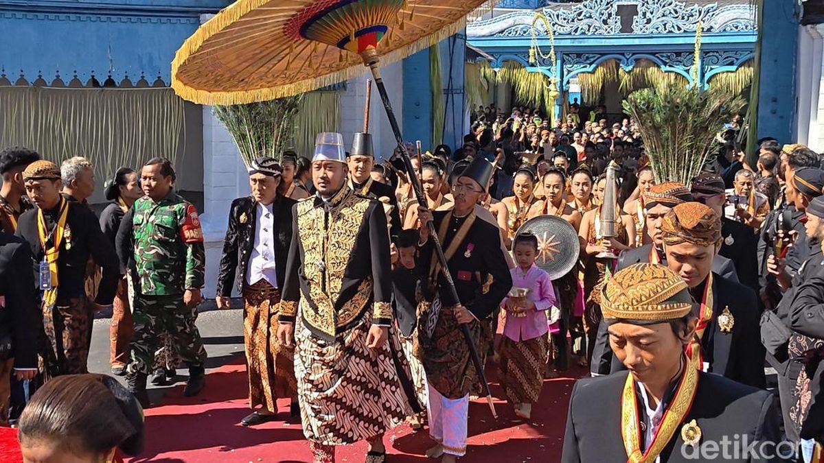 PB XIV Mangkubumi Gelar Jumenengan, Meriam Pusaka Sultan Agung Jadi Saksi