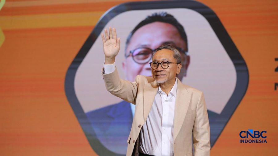 Menteri Koordinator Bidang Pangan RI, Zulkifli Hasan (Zulhas) saat menyampaikan pemaparan dalam Lampung Financial Festival di Hotel Novotel, Bandar Lampung, Sabtu (5/9/2026). (CNBC Indonesia/Tri Susilo)