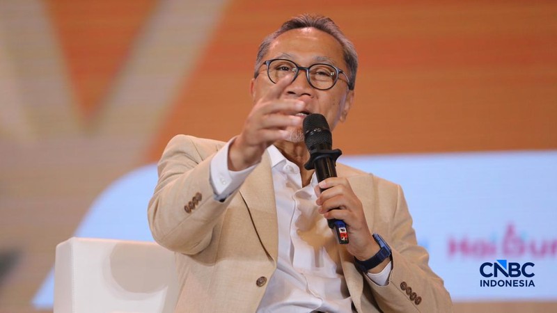 Menteri Koordinator Bidang Pangan RI, Zulkifli Hasan (Zulhas) saat menyampaikan pemaparan dalam Lampung Financial Festival di Hotel Novotel, Bandar Lampung, Sabtu (5/9/2026).