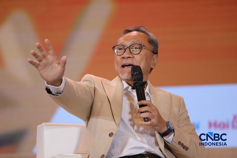 Menteri Koordinator Bidang Pangan RI, Zulkifli Hasan (Zulhas) saat menyampaikan pemaparan dalam Lampung Financial Festival di Hotel Novotel, Bandar Lampung, Sabtu (5/9/2026). (CNBC Indonesia/Tri Susilo)
