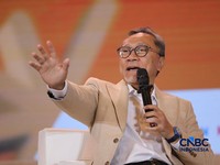 Menteri Koordinator Bidang Pangan RI, Zulkifli Hasan (Zulhas) saat menyampaikan pemaparan dalam Lampung Financial Festival di Hotel Novotel, Bandar Lampung, Sabtu (5/9/2026). (CNBC Indonesia/Tri Susilo)