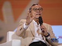 Menteri Koordinator Bidang Pangan RI, Zulkifli Hasan (Zulhas) saat menyampaikan pemaparan dalam Lampung Financial Festival di Hotel Novotel, Bandar Lampung, Sabtu (5/9/2026). (CNBC Indonesia/Tri Susilo)
