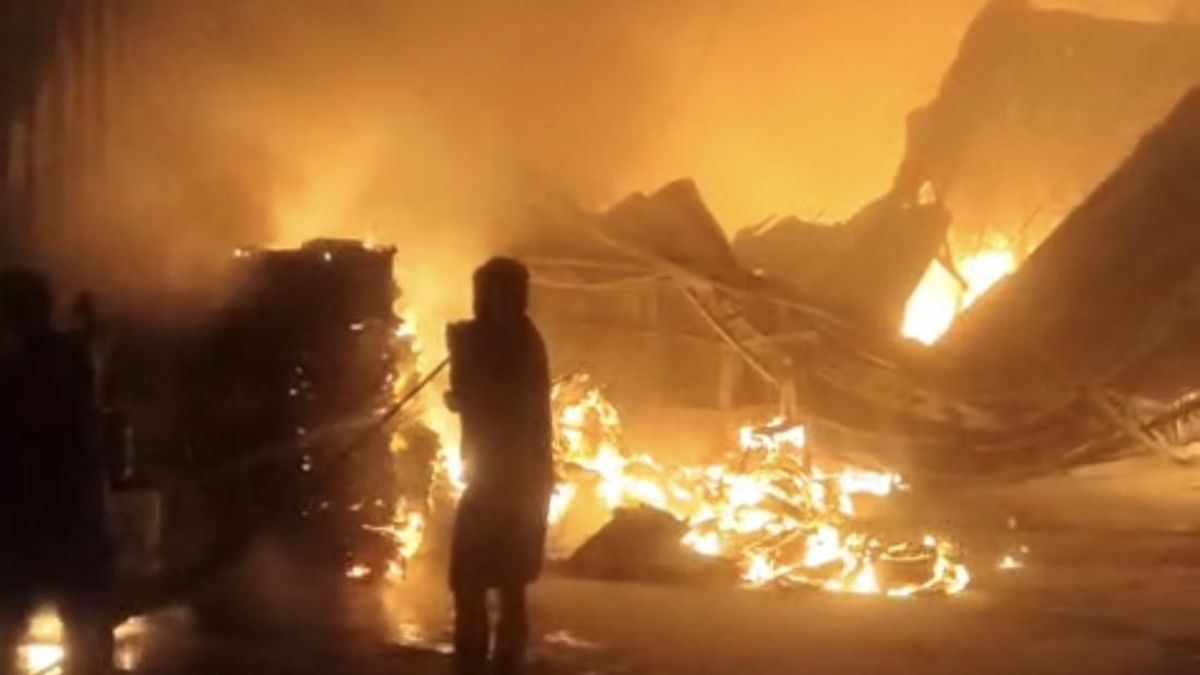 Jago Merah Ngamuk, Pabrik Rokok di Jabon Sidoarjo Ludes Terbakar