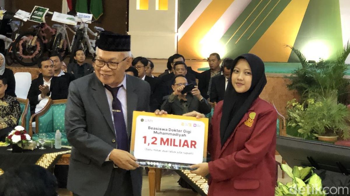 Kisah Fina Anak Buruh Asal Lampung Raih Beasiswa Rp 1,2 M di Kedokteran UMY