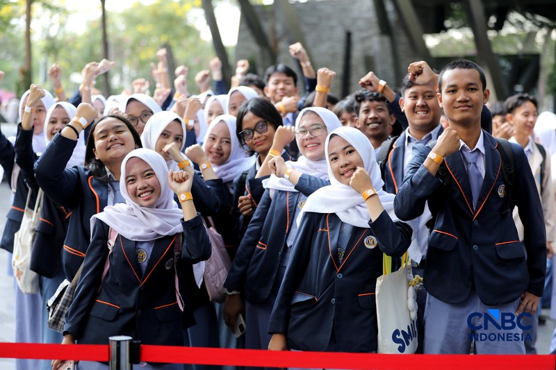Ratusan pelajar dan mahasiswa memadati lokasi untuk menghadiri hari pertama Lampung Financial Festival 2026, di Hotel Novotel, Bandar Lampung, Sabtu (5/9/2026). (CNBC Indonesia/Tri Susilo)