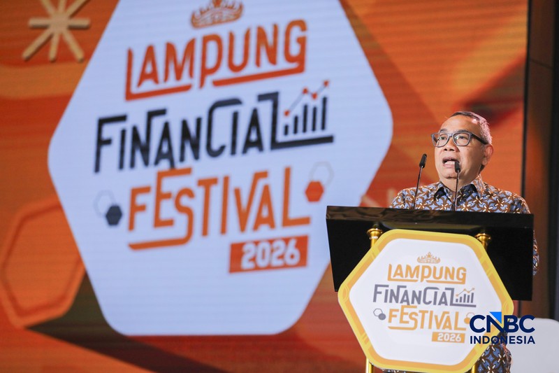 Gubernur Lampung, Rahmat Mirzani Djausal saat menyampaikan pemaparan dalam Lampung Financial Festival di Hotel Novotel, Bandar Lampung, Sabtu (5/9/2026). (CNBC Indonesia/Tri Susilo)