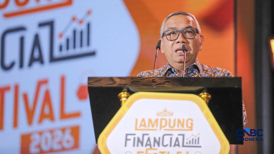 Wakil Ketua Dewan Komisioner LPS, Farid Azhar Nasution saat menyampaikan pemaparan dalam Lampung Financial Festival di Hotel Novotel, Bandar Lampung, Sabtu (5/9/2026). (CNBC Indonesia/Tri Susilo)