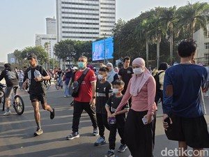 Video Abu Vulkanik Anak Krakatau Sampai Jakarta, CFD Bundaran HI Tetap Ramai