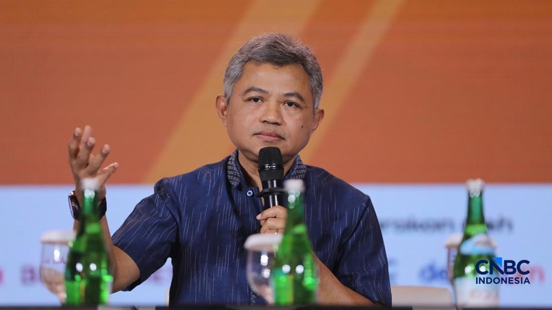 Anggota Dewan Komisioner LPS Bidang Program Penjaminan dan Resolusi Bank, Doddy Zulverdi saat menyampaikan pemaparan dalam Lampung Financial Festival di Hotel Novotel, Bandar Lampung, Minggu (6/9/2026).