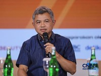 Anggota Dewan Komisioner LPS Bidang Program Penjaminan dan Resolusi Bank, Doddy Zulverdi saat menyampaikan pemaparan dalam Lampung Financial Festival di Hotel Novotel, Bandar Lampung, Minggu (6/9/2026). (CNBC Indonesia/Tri Susilo)